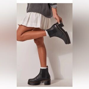 New $198 Dr. Martens Rometty leather black ankle Chelsea platform boots 36 5